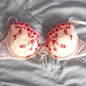 Frederick's of Hollywood Valentine's day Bra